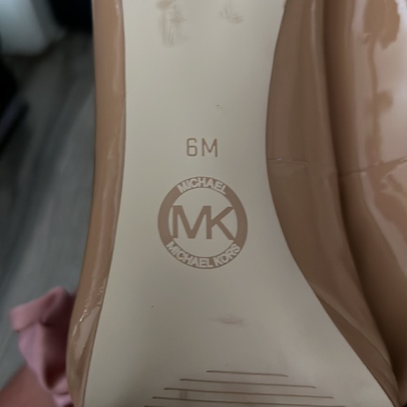 Michael Kors tan heel - Picture 4 of 5